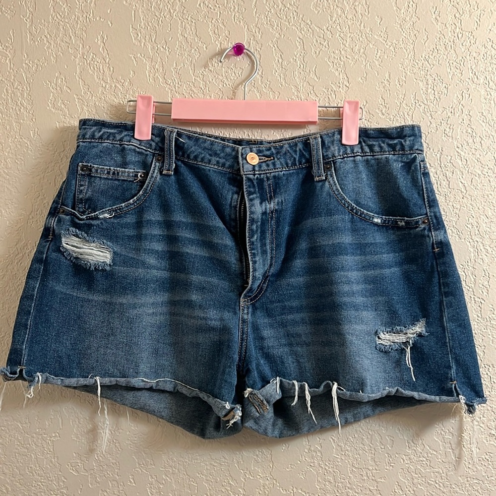 No Boundaries Size 15 Light Blue Ripped Denim Shorts Excellent Condition